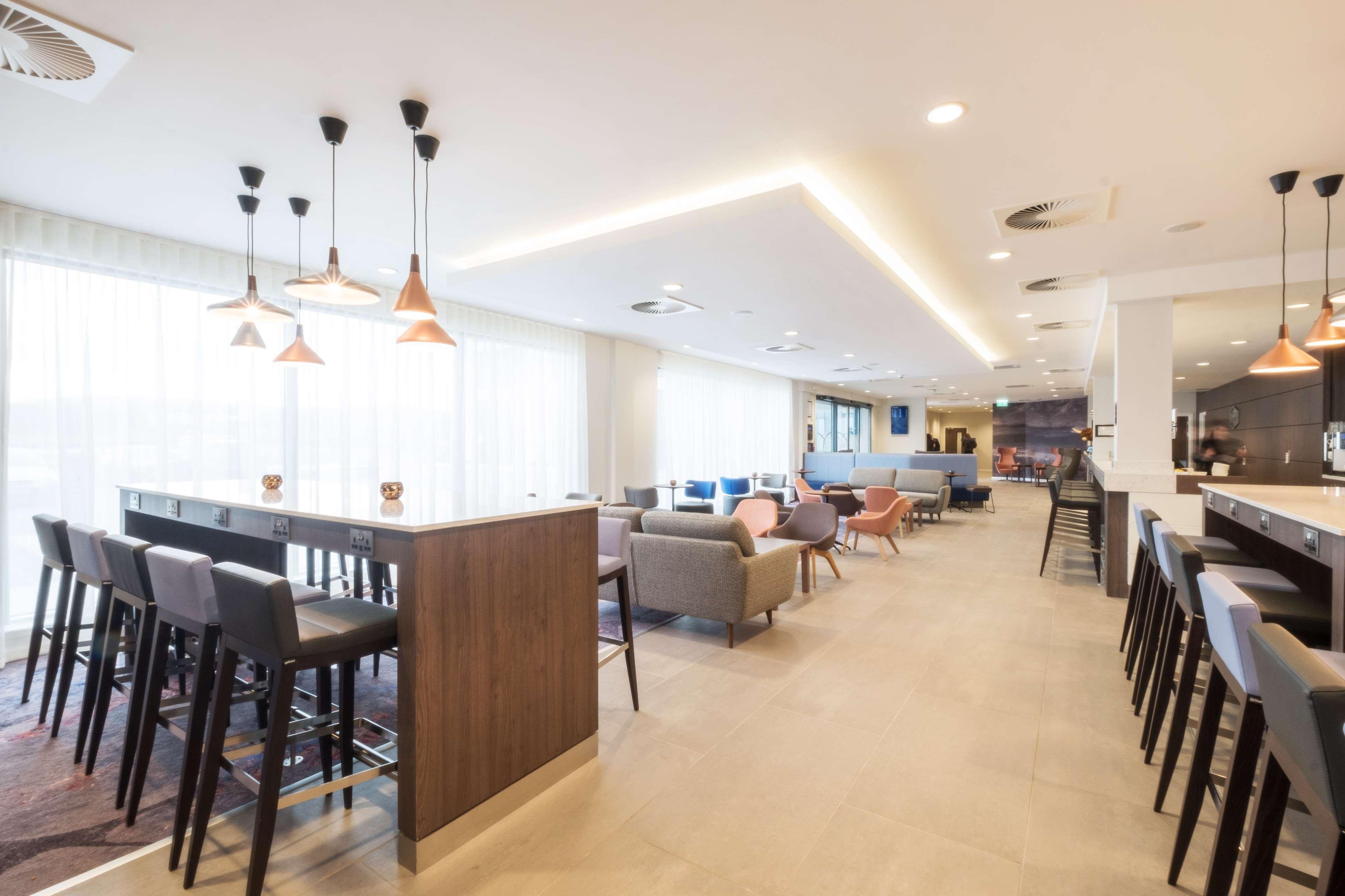 Hampton By Hilton Aberdeen Airport Hotell Dyce Eksteriør bilde